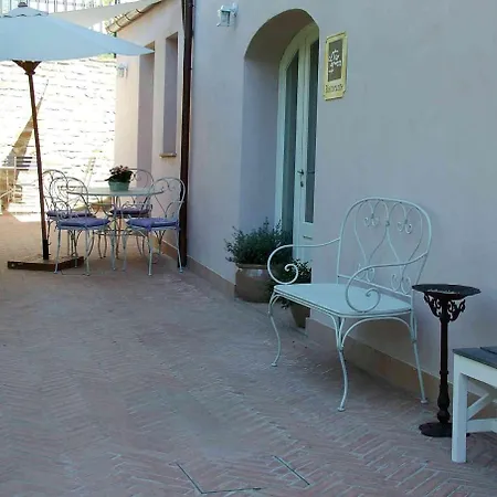 فندق مبيت وإفطار Altrocanto 3*